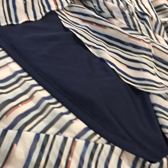 12 Thompson, Pull-on Beautiful striped skirt. Size medium, with ruffle trim - Picture 5 of 10